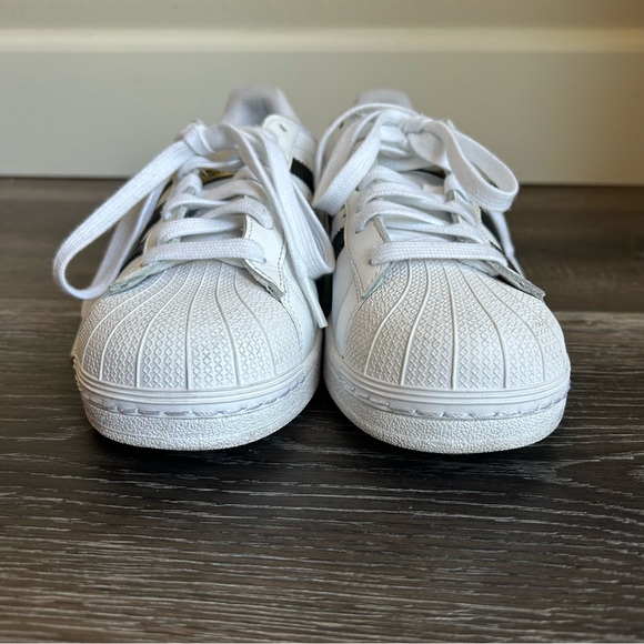 Adidas Superstar Black and White Sneaker Size 9 - Picture 8 of 10